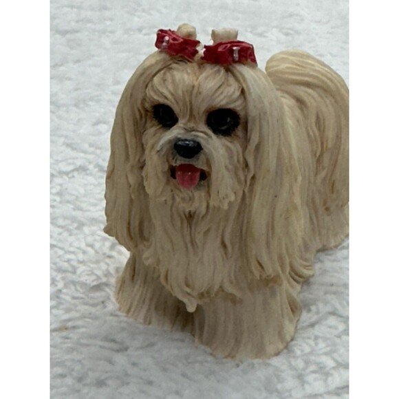 Sandicast Blonde Maltese Dog Glass Eyes Miniature Figurine Signed W.U. 98 VTG - Picture 4 of 15